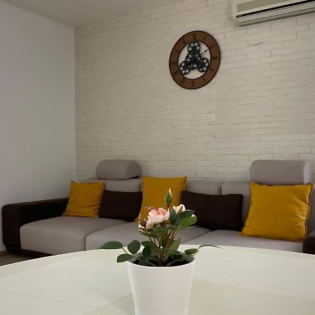 Sunny Deluxe Apartment Cosmopolis Stefanestii de Jos Экстерьер фото