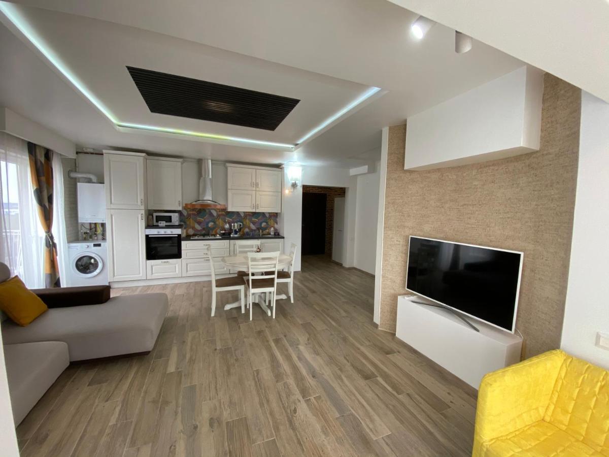 Sunny Deluxe Apartment Cosmopolis Stefanestii de Jos Экстерьер фото