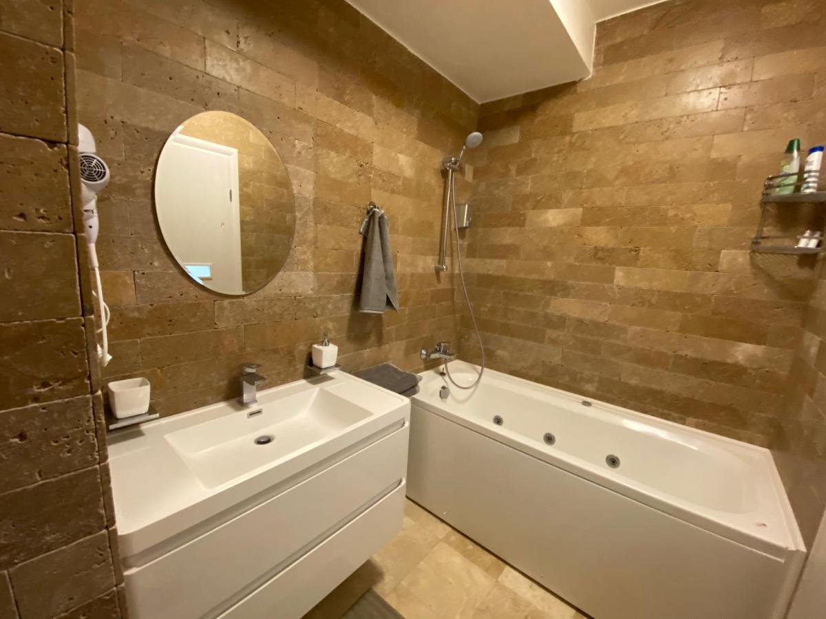 Sunny Deluxe Apartment Cosmopolis Stefanestii de Jos Экстерьер фото